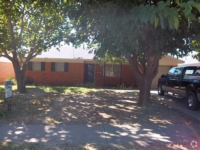 Building Photo - 5437 47th St Rental