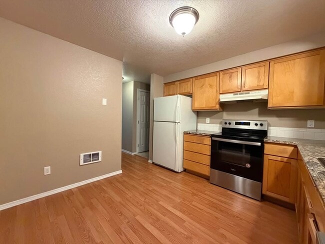 Photo - 3 108th St SE