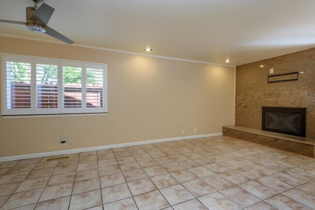 Photo - 1811 Randall Rd