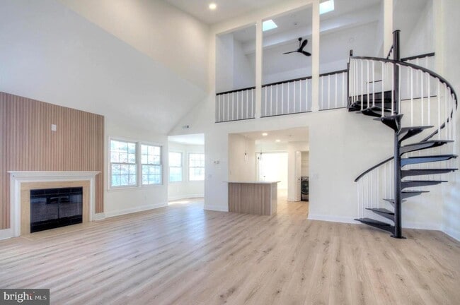 Building Photo - 1326 Chanticleer