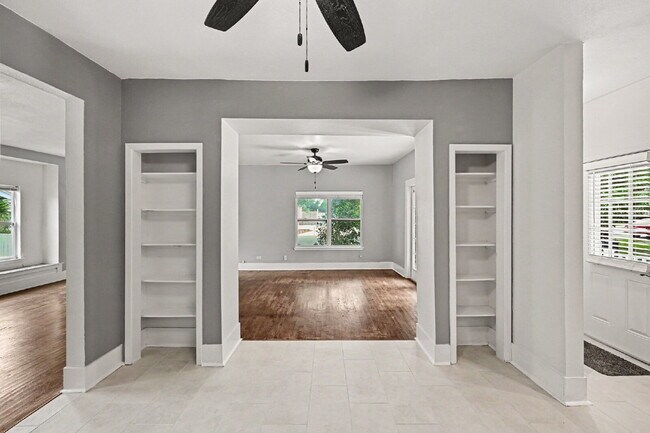 Photo - "Charming 3-Bedroom Sanctuary with 2 Full Baths in San Antonio located close to Alamo Heights and...
