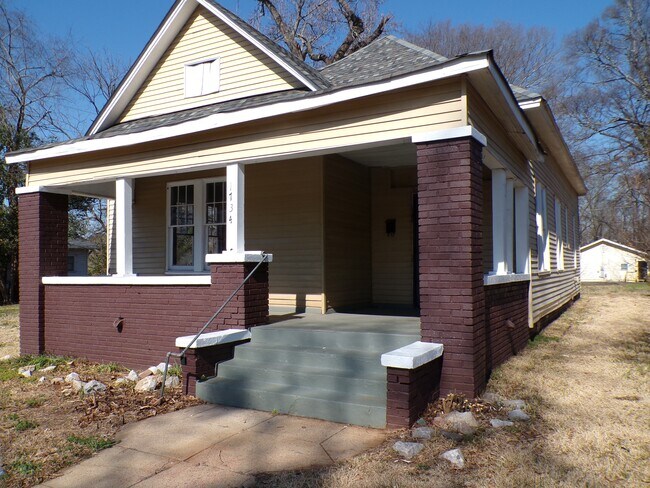 Photo - 1734 Lee Ave SW