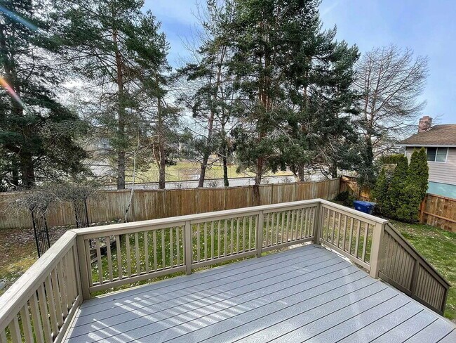 Building Photo - this 4 bedroom, 3 bath beautiful home.