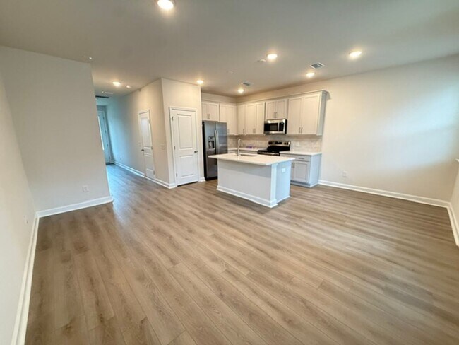 Photo - 3 Bedroom 2.5 Bathroom Townhouse in Windward Village - Summerville