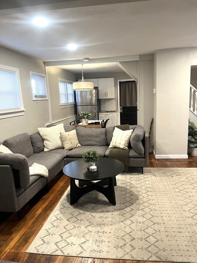 Photo - 5070 W 148th St