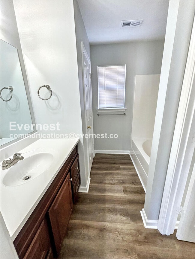 Photo - 1014 Brianna Way