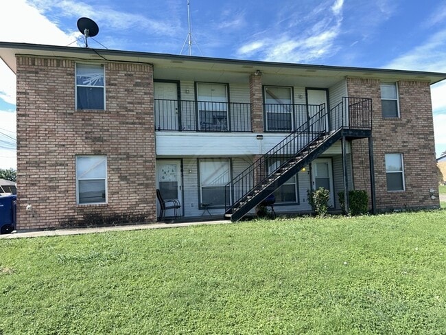 Building Photo - 1011 Industrial Ave Unit 1011 Industrial Ave Rental