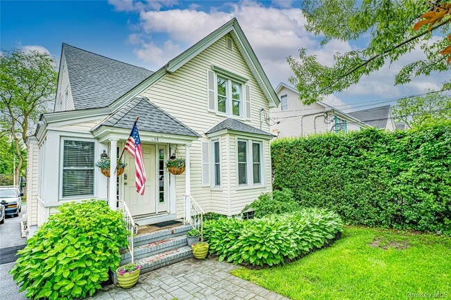 Building Photo - 15 Fairview St