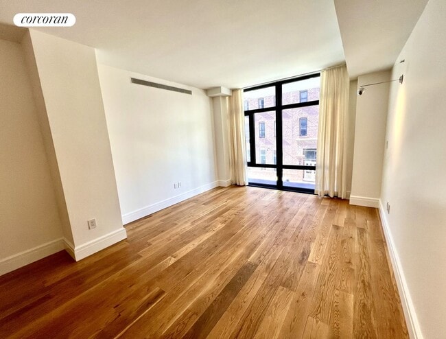 Photo - 47 Bridge St