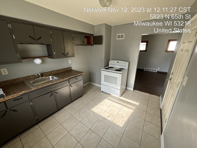 Photo - 5827 N 65th St