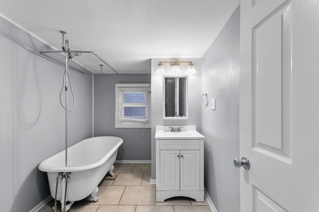 4132 Locust St