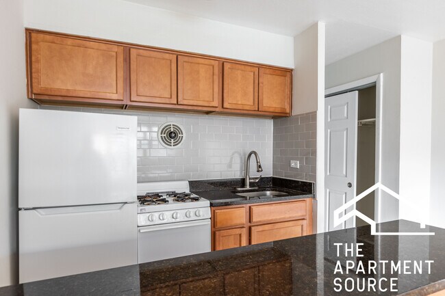 Photo - 5847 N Winthrop Ave Unidad 403