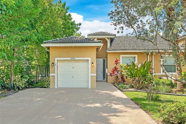 Photo - 8908 NW 40th St Townhome