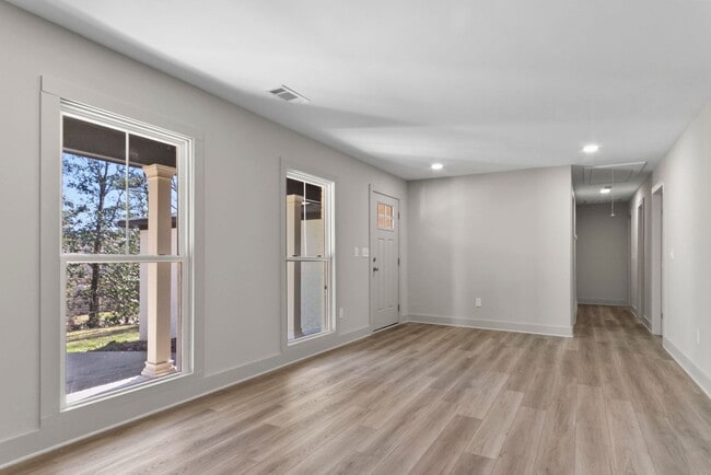 Photo - Cozy 3 Bed 3 Bath House! Available Now!