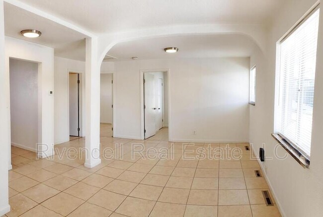 Photo - 1496 Joliet St