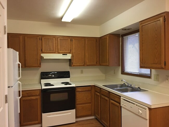 Photo - 705 Lyle Ave Unit 2