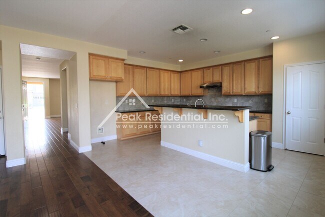 Photo - Newer Woodland 3bd/2.5ba House with Loft!!