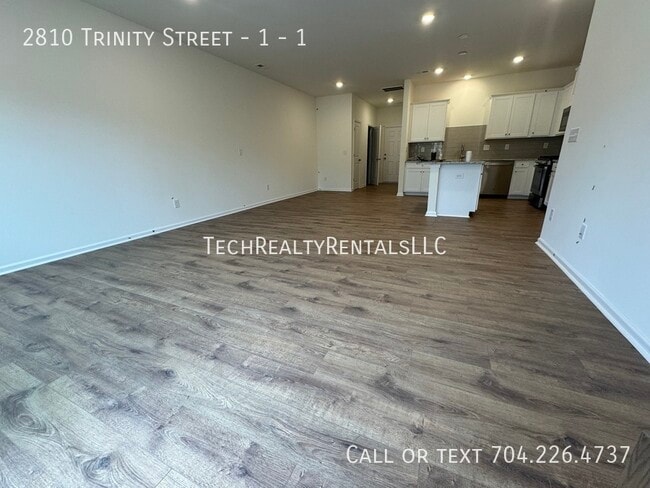 Photo - 2810 Trinity St