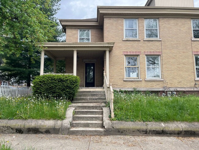 Wallace Ave Duplex - Wallace Ave Duplex Apartment Unit 103