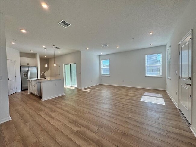 Photo - 301 Platform Ln