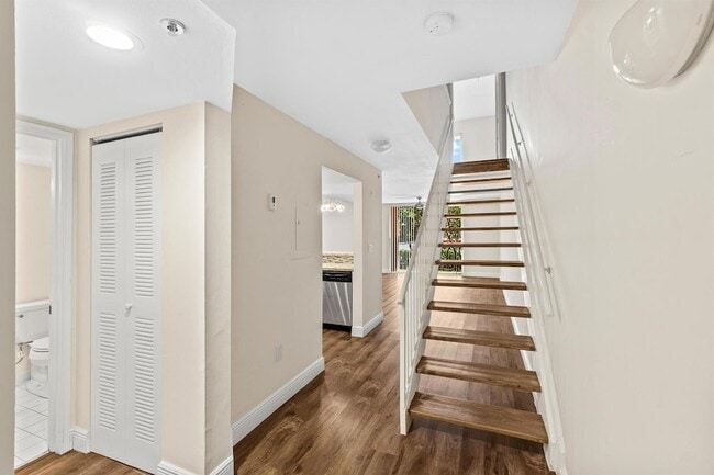 Photo - 600 Scotia Dr Unit 104