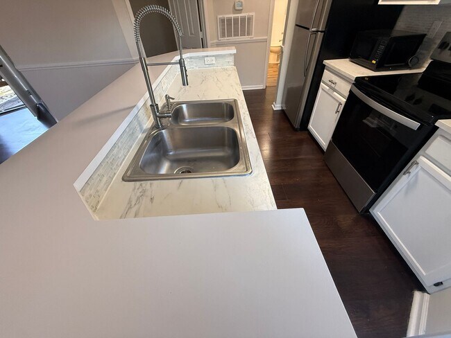 Photo - Beautiful Condo minutes from Uptown Charlotte