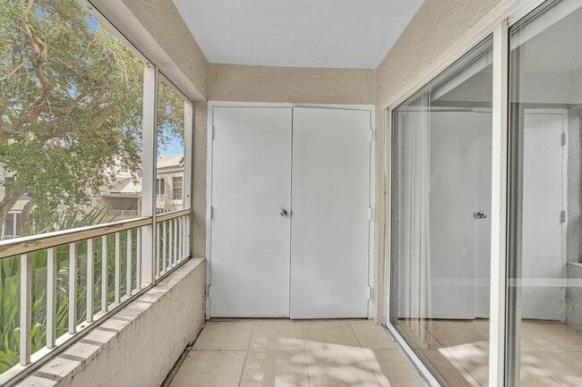 Photo - 2850 N Oakland Forest Dr Unit 103