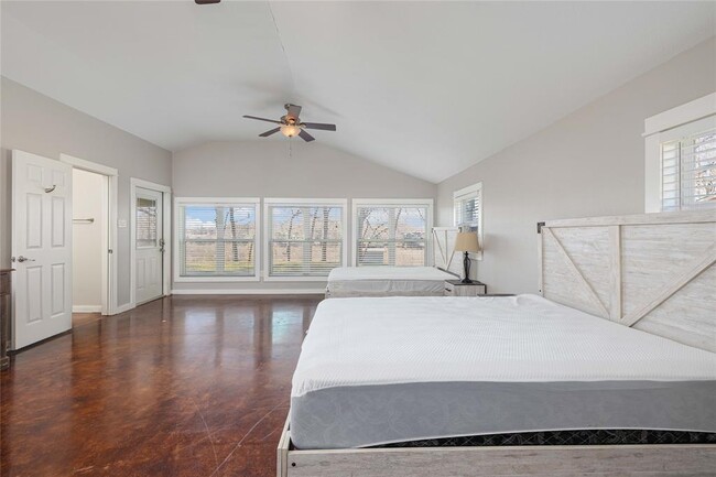 Photo - 1012 Buerger Ln