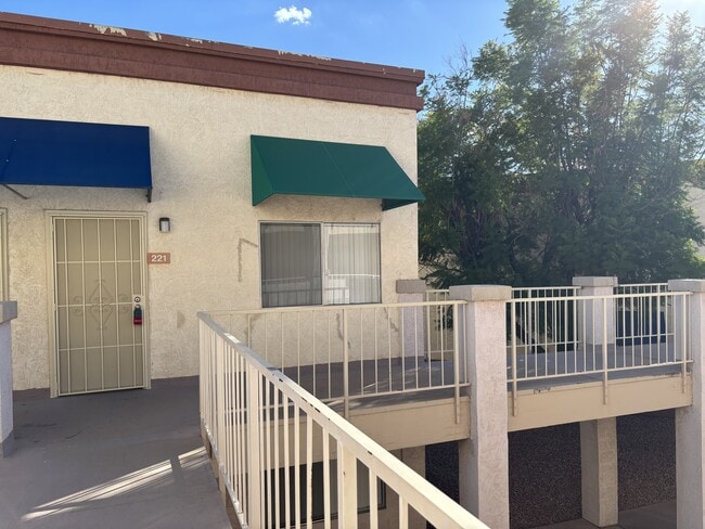 Building Photo - 12123 W Bell Rd Rental