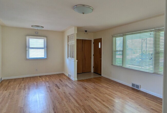Photo - 755 Oakmere Pl