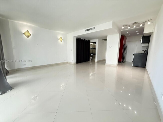 Photo - 1408 Brickell Bay Dr Unit 213