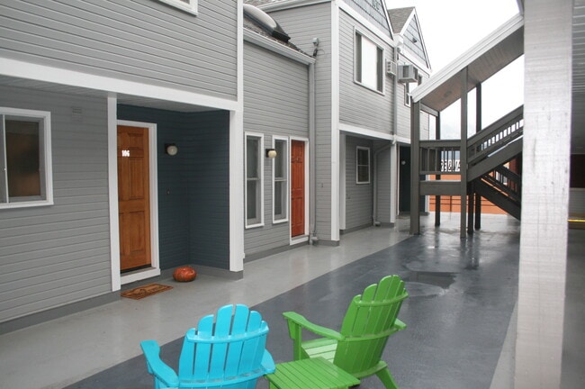 Exterior - 2201 Pearl St Unit 124
