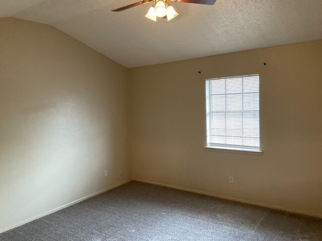 Photo - 85 E Caldwood Dr