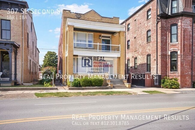 Building Photo - 307 SE Second St-B Unit B
