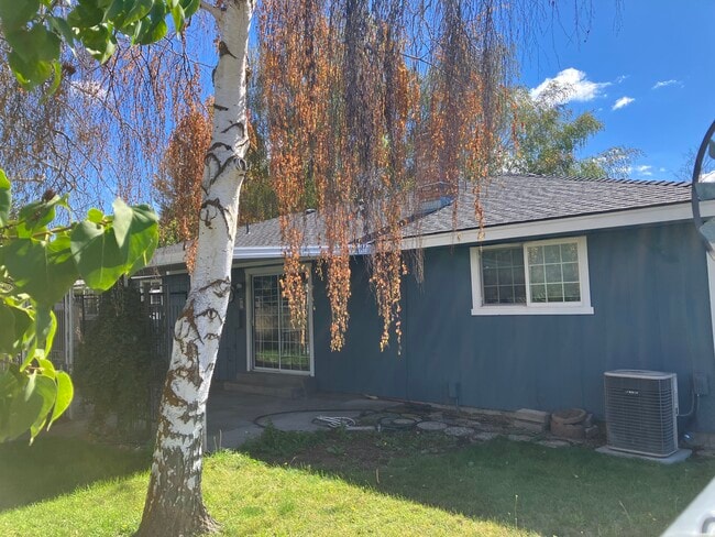 Photo - 5149 Sumac Ave