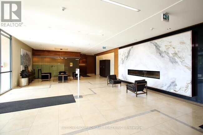 Photo - 17 Zorra St Unité 1802