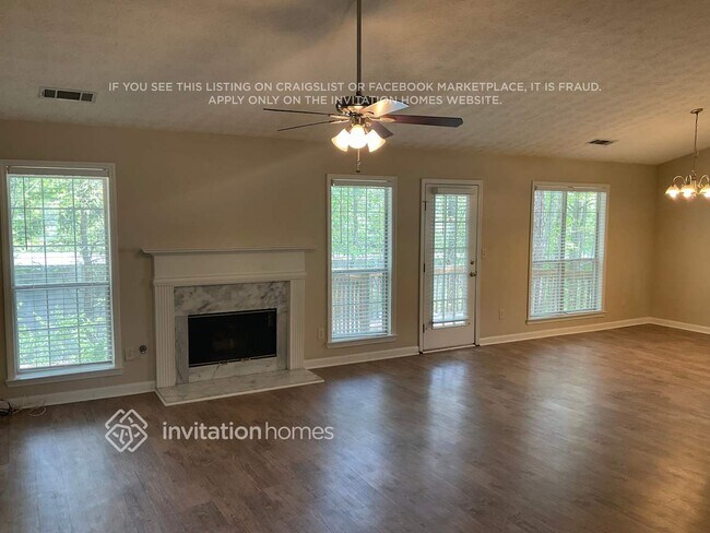 Photo - 1639 Crestfield Ln NW