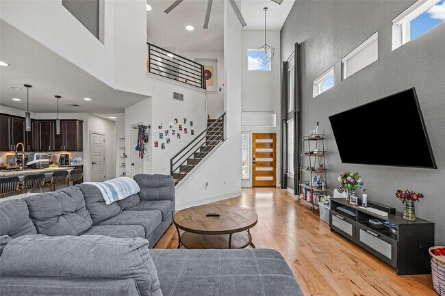 1408 Homespun Rd