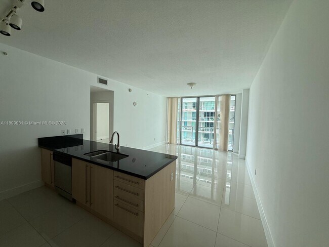 Photo - 79 SW 12th St Unidad 1608-S
