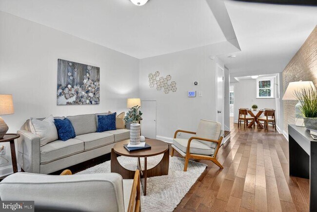 Building Photo - 1027 6th St NE