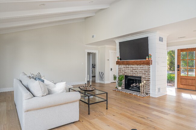 Photo - 10 Howley Ln