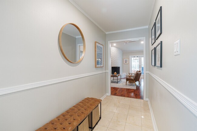 Photo - 14127 Woodthorpe Ln