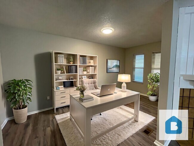 Photo - 1326 Holland Park Blvd Unit D