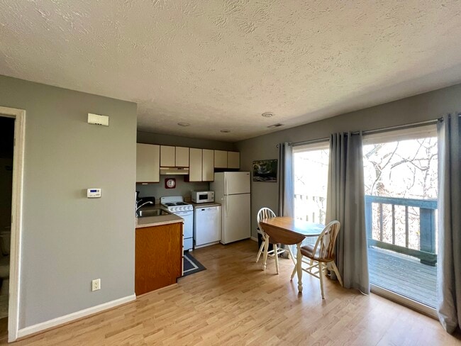 Photo - 9345 S Pointe Retreat Dr Unit PR 60