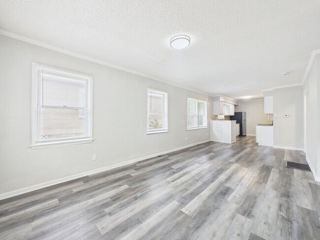 Photo - 5715 Wabash Ave