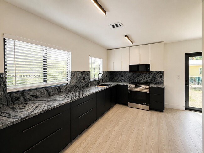 224 Hispanola Rd Unit 224