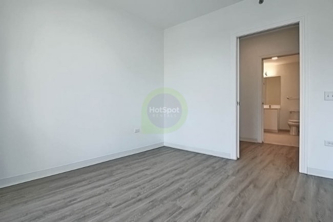 Photo - 333 S Halsted St