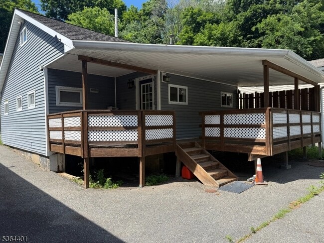 15 Diamond Dr