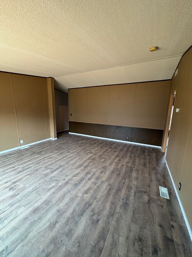 Photo - 3 Bedroom Unit behind Gallatin Valley Mall!