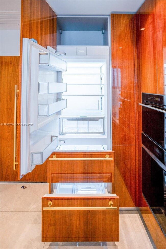 Photo - 2678 Tigertail Ave Unidad 1109